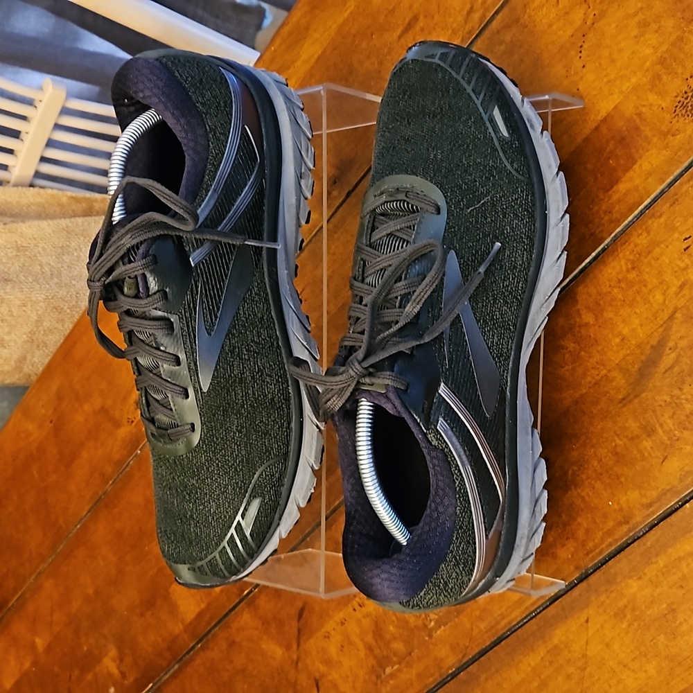 BROOKS | GTS 18 | ADRENALINE | SIZE 11.5